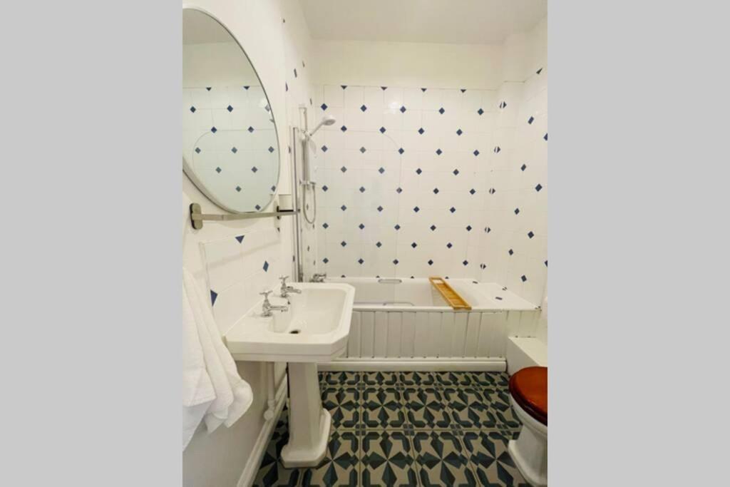 Nomihomes-Otis House-Free Parking X 2-Central -10Ppl Exeter Exterior photo